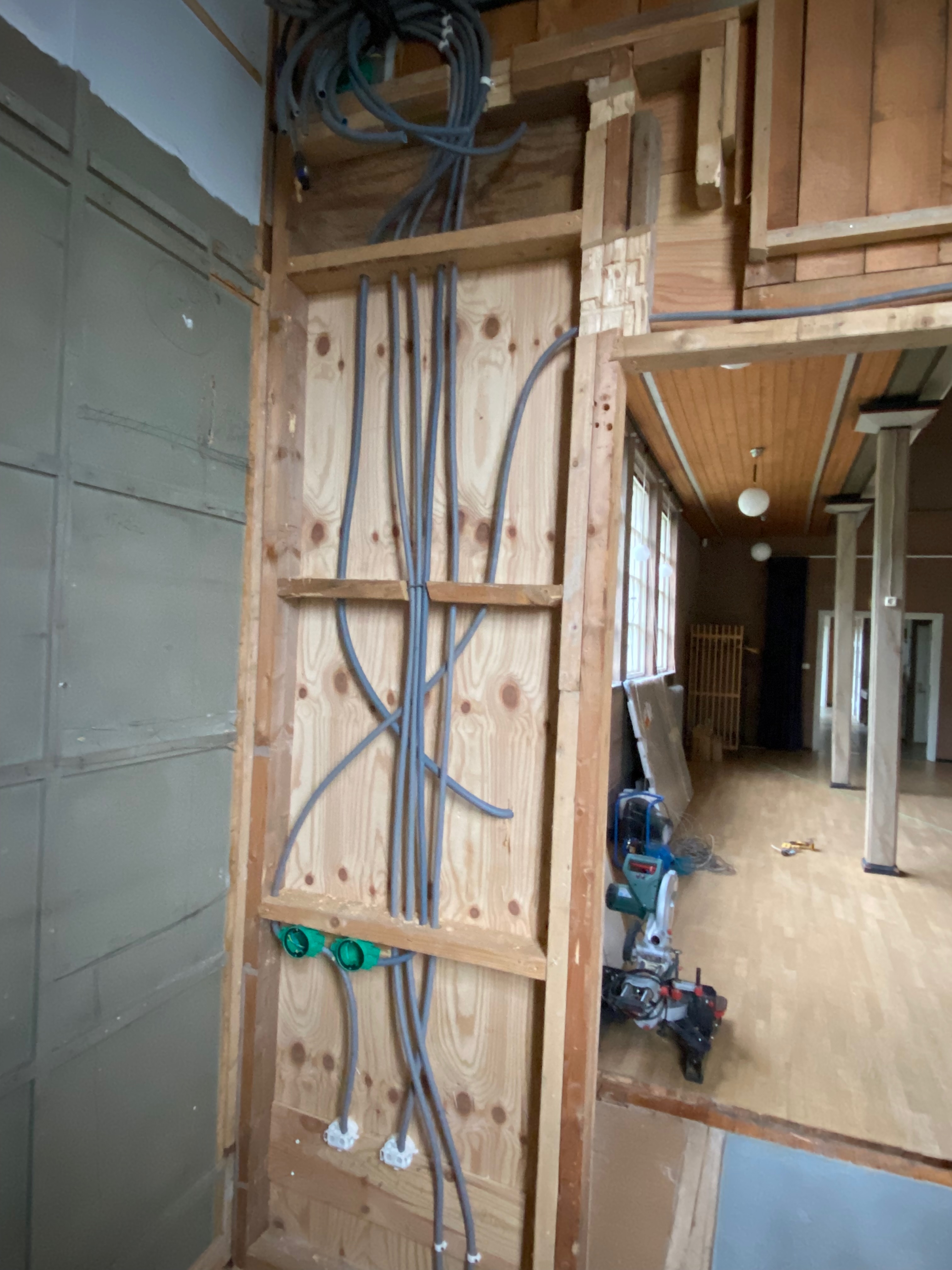 Eldragning i öppen regelvägg