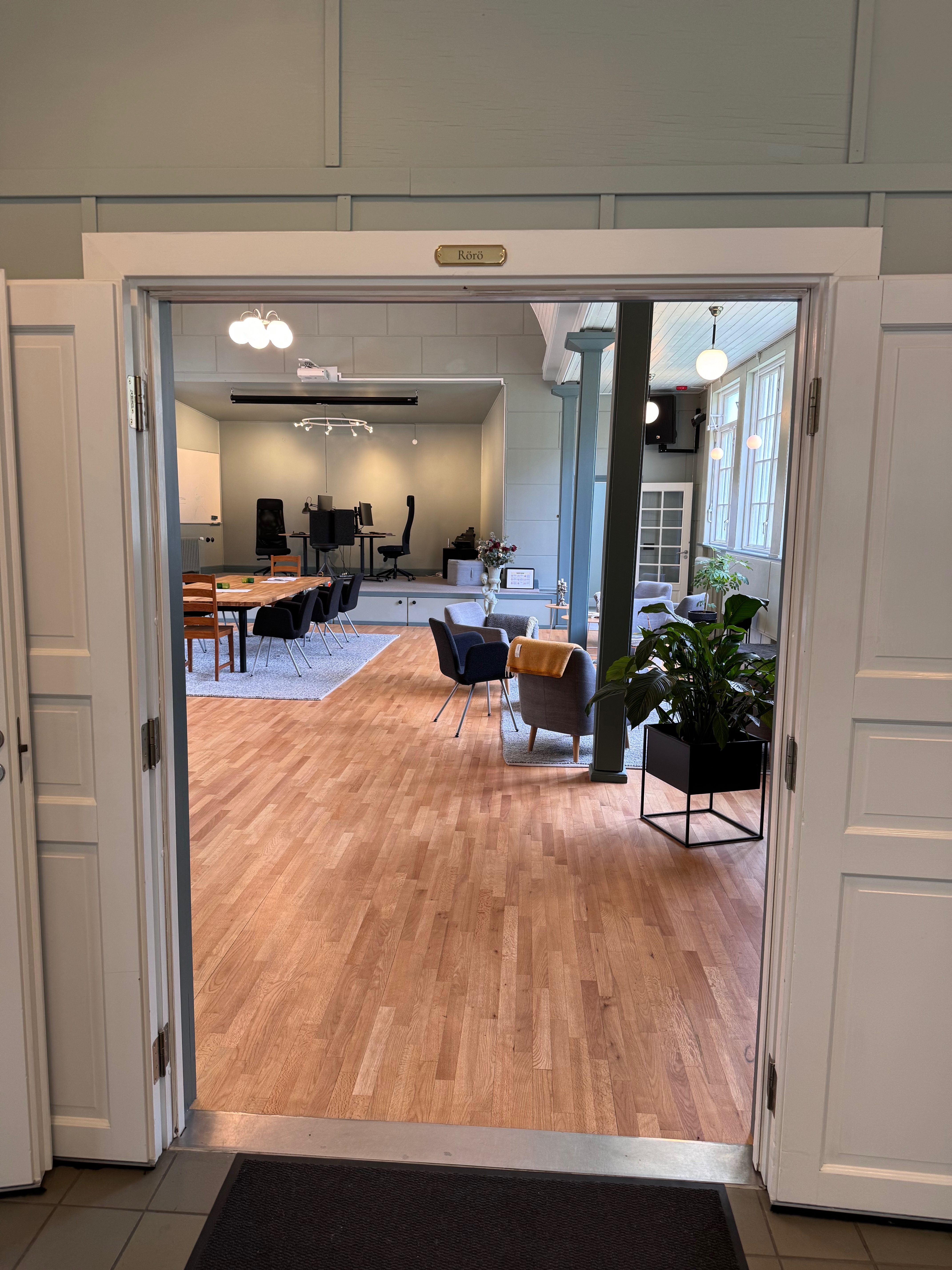 Konferensrummet med U-formad bordsuppställning