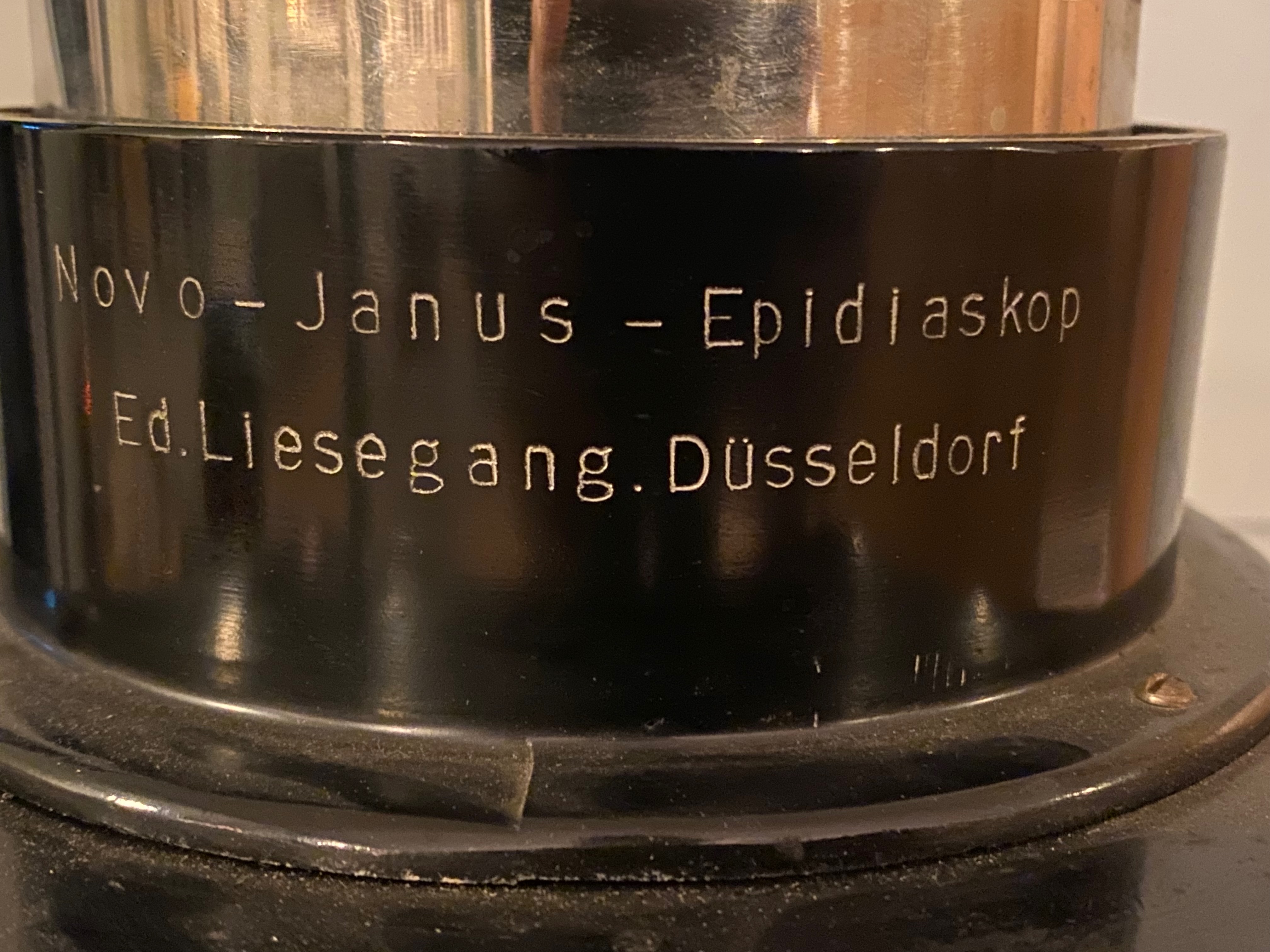 Gravyr: Novo-Janus-Epidiaskop, Ed. Liesegang, Düsseldorf