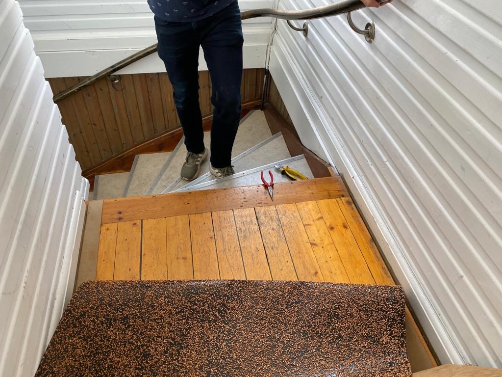 Trapphusrenovering – blottlagd trästomme